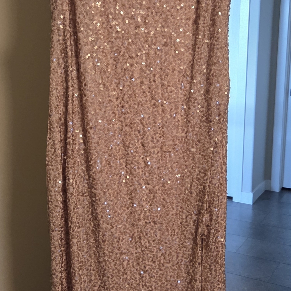Addition Elle Sequin Midi Dress in Rose Gold And Pink